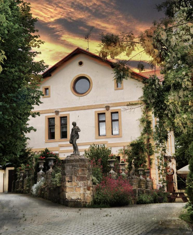 Отель U Zlate Brany Cesky Raj Wellness Libun Экстерьер фото